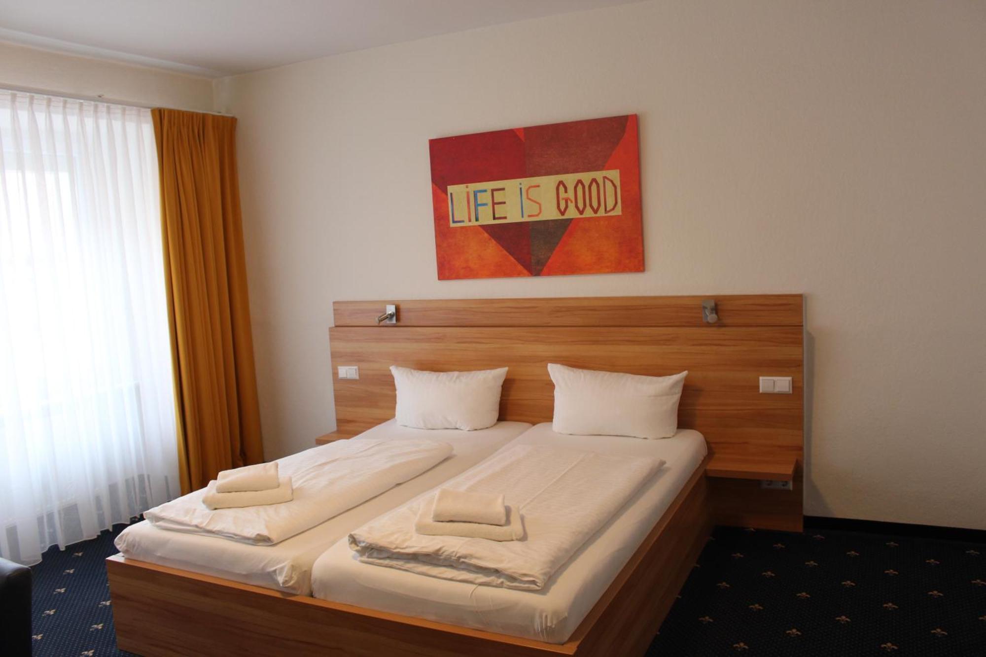 Hotel Capri Иберлинген Экстерьер фото